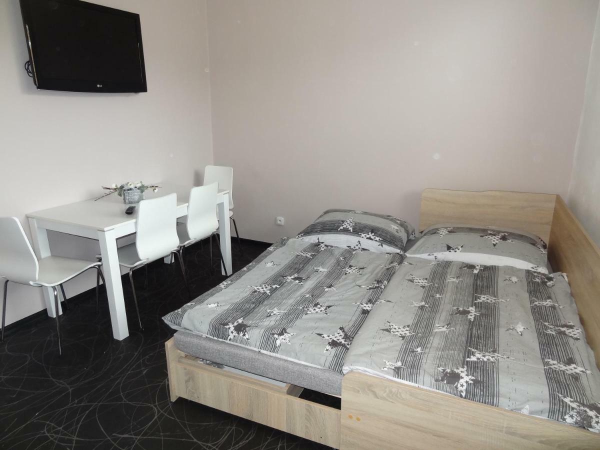 Apartman Lednicka Бржецлав Екстер'єр фото